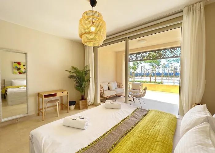 Sparky & Summery 2 Bdr Mangroovy Free & Pool Access *