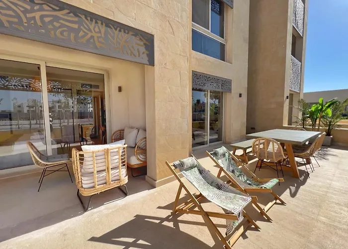 Sparky & Summery 2 Bdr Mangroovy Free & Pool Access شقة *