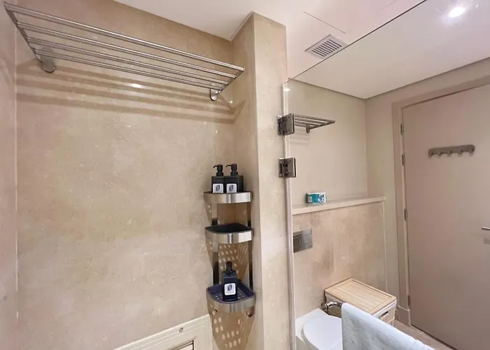 Sparky & Summery 2 Bdr Mangroovy Free & Pool Access * الغردقة